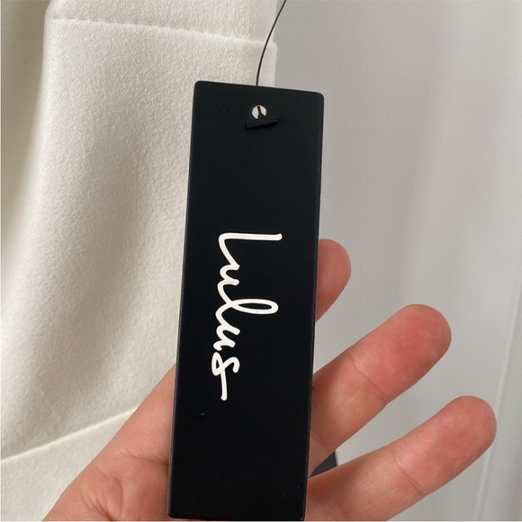 🤍NWT Lulus Dress🤍 - Picture 4 of 5